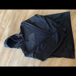 Men’s Northface Logo Hoodie!